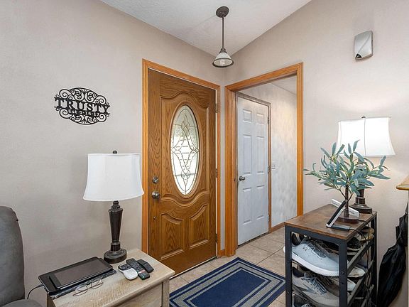 3rd image of 512 Lee Ct