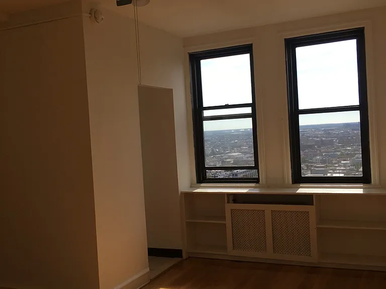 04 FP-561 sq. feet