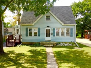 2667 S 99th St, West Allis, WI 53227