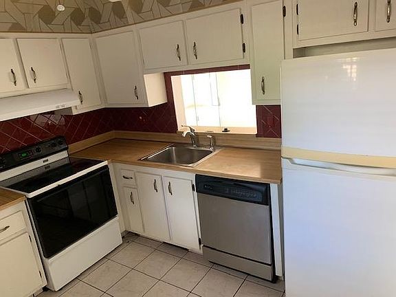 3rd image of 2850 Somerset Dr APT 304L