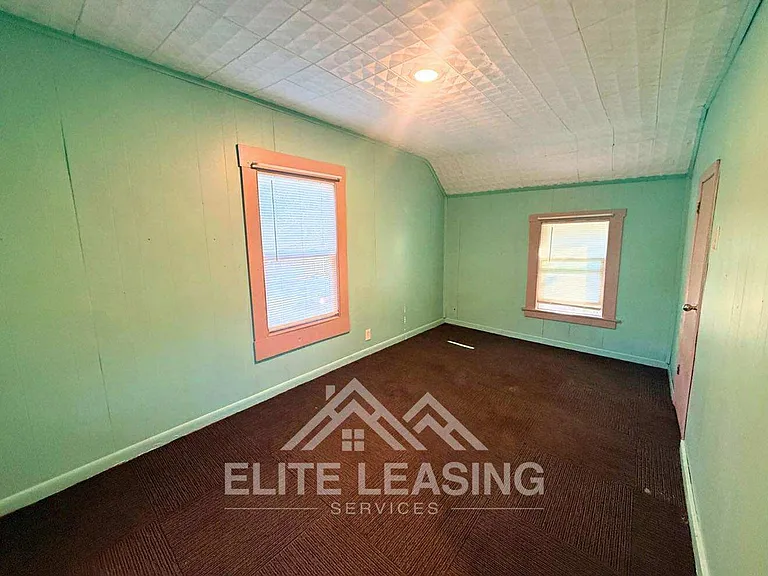 1029 SW Woodward Ave — Photo 7