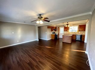 1206 Meadows Dr, Round Rock, TX 78681