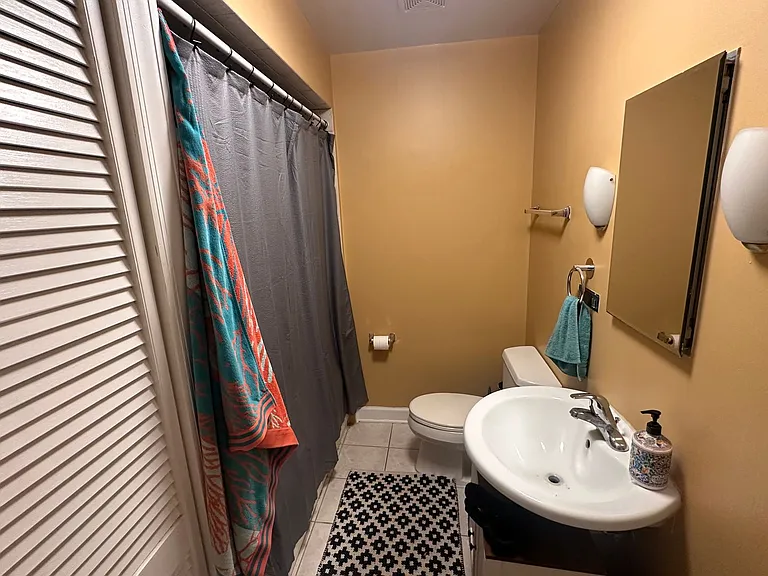1434 N Bosworth Ave — Photo 3