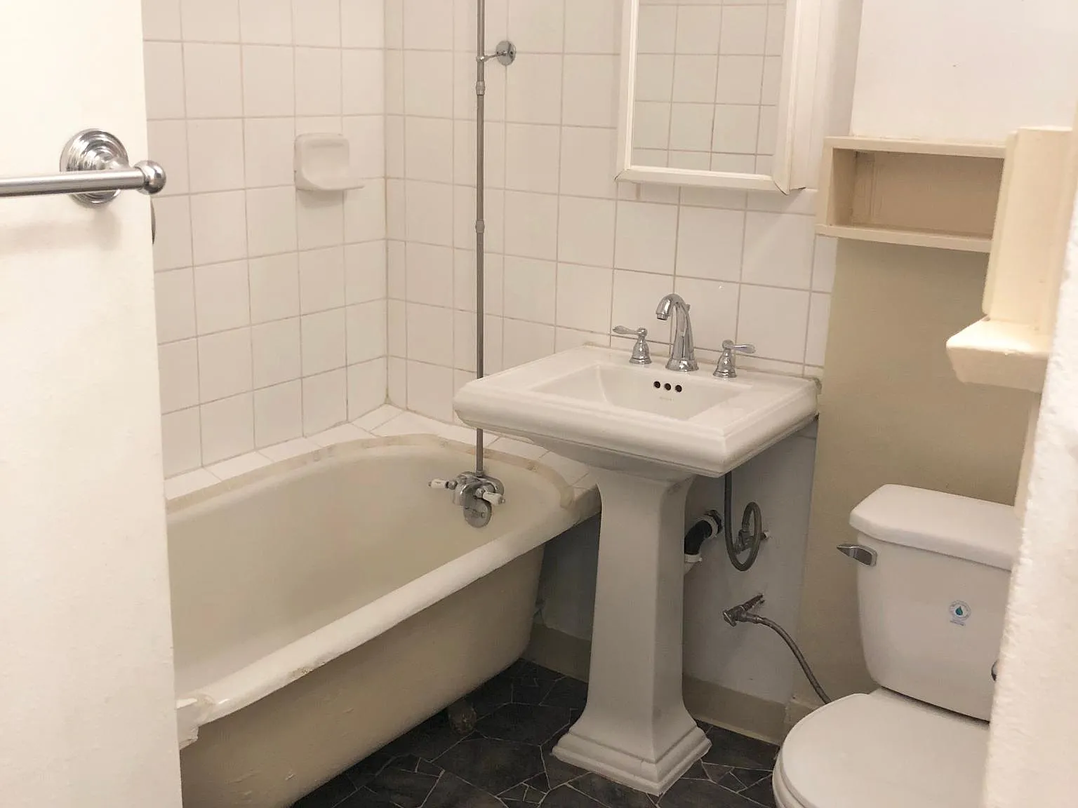 Studio, 483 sqft, $1,750 — Photo 3