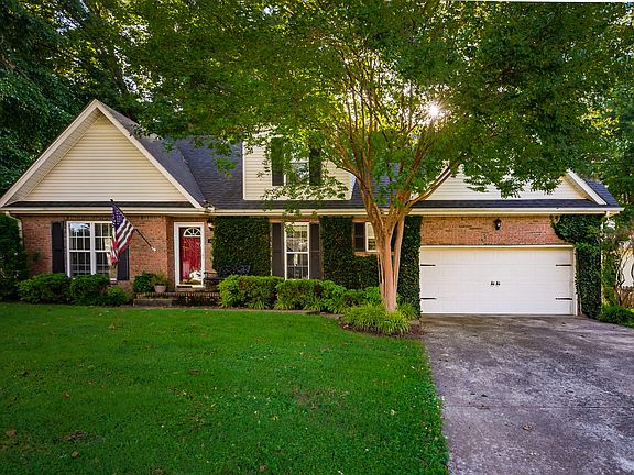 2nd image of 1656 Barrywood Cir E