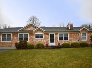 95 Hand Ln, Amagansett, NY 11930