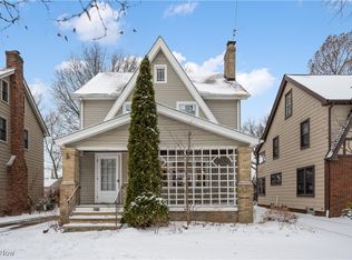 2016 Rossmoor Rd, Cleveland Heights, OH 44118