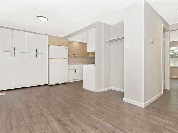 4th image of 19128 Aldenham Ct