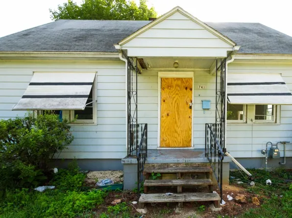741 S 6th St, Vineland, NJ 08360