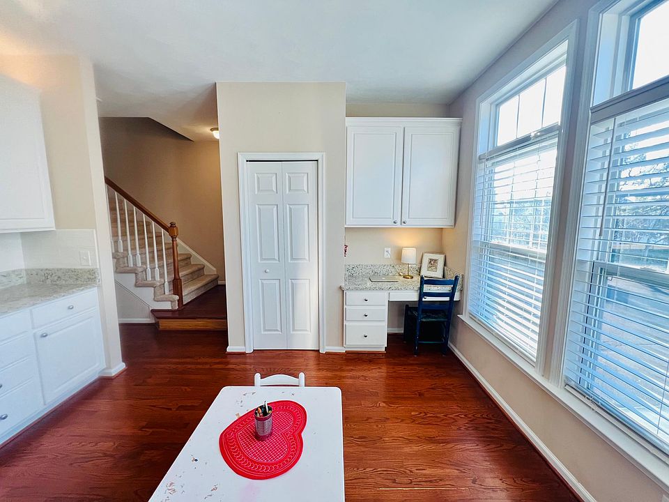 Built in desk and pantry in Kitchen