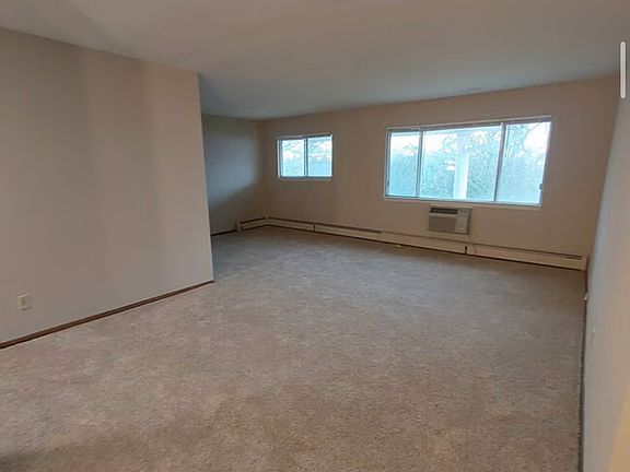 5th image of 725 Sunnyslope Dr #3
