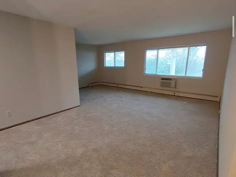 725 Sunnyslope Dr #3 — Photo 5