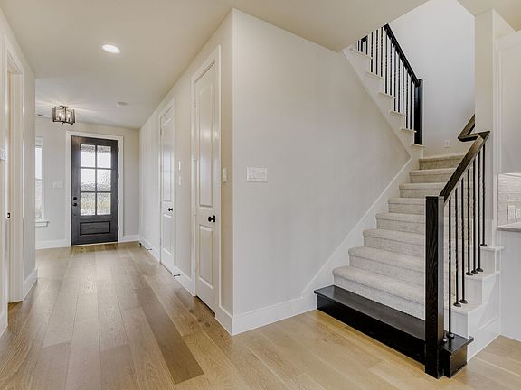 3rd image of 3245 Vaquero Ln