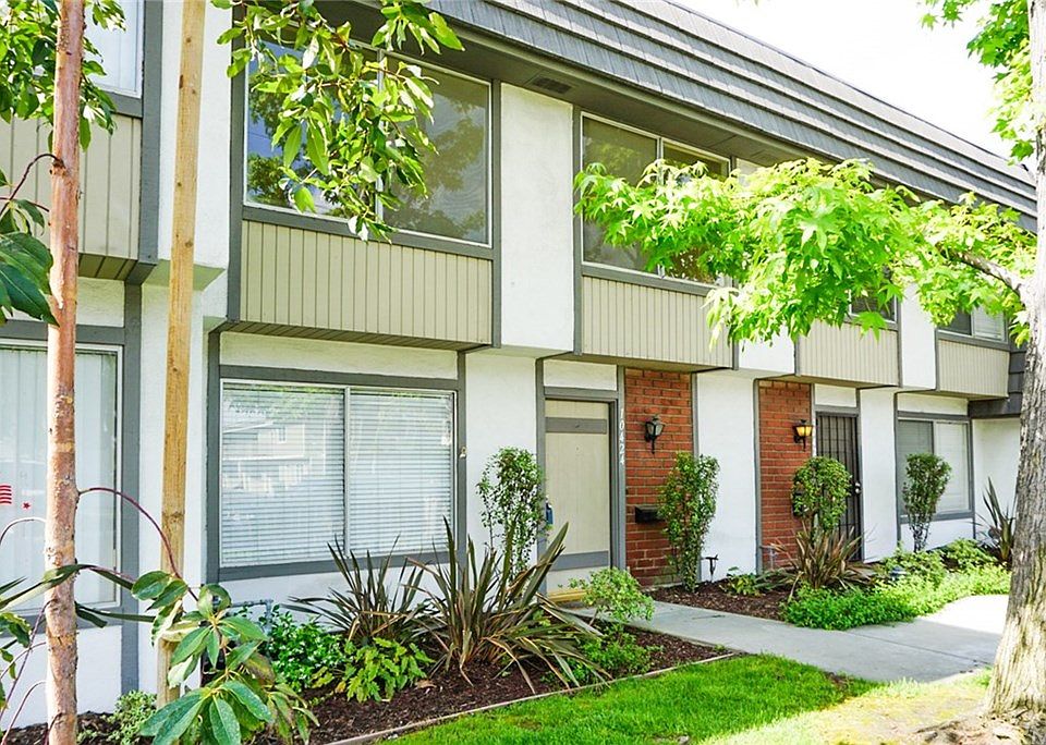 1st image of 10424 Artesia Blvd