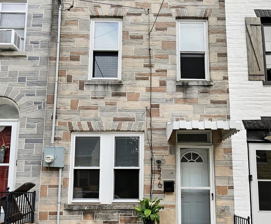 1st image of 526 High St