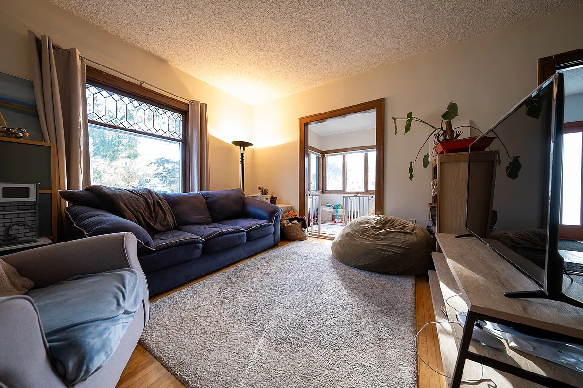 Building Photo - 3437 33rd Ave S #1