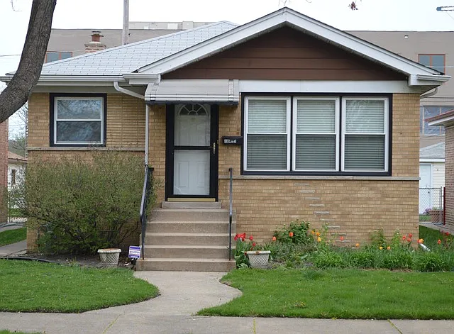10427 S Ave E photo 1