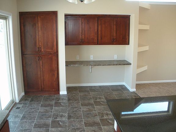 4th image of 712 Ingalls Dr