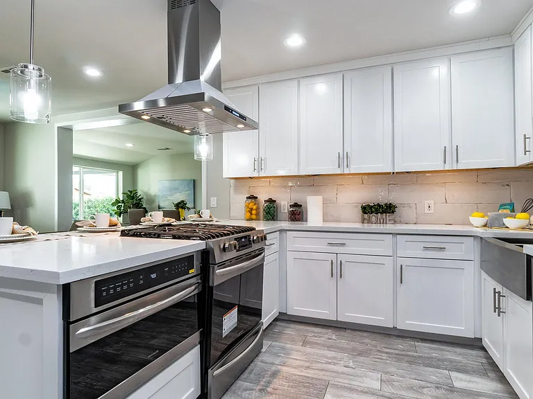 2514 E Indianola Ave — Photo 10