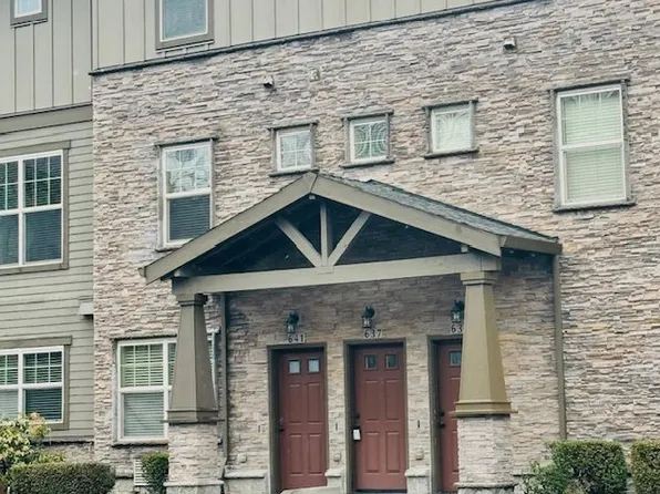 621 NE Garswood Ln, Hillsboro, OR 97006