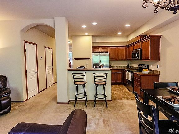 5th image of 154 NE Miramar Cir