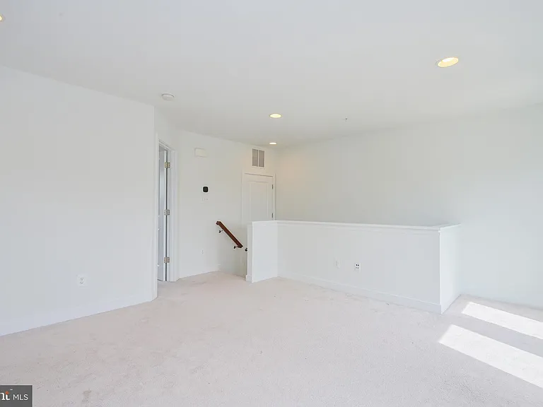 8337 Looking Glass Way — Photo 40