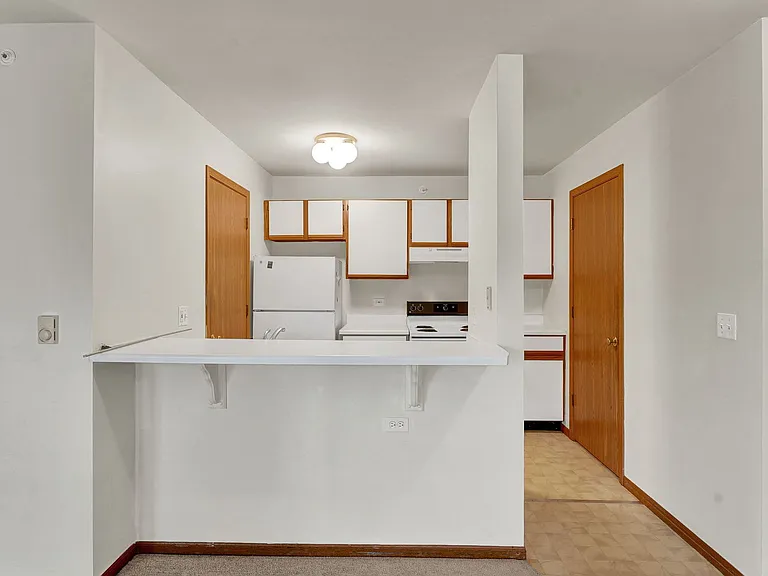 330 Leah Ln #2C — Photo 2