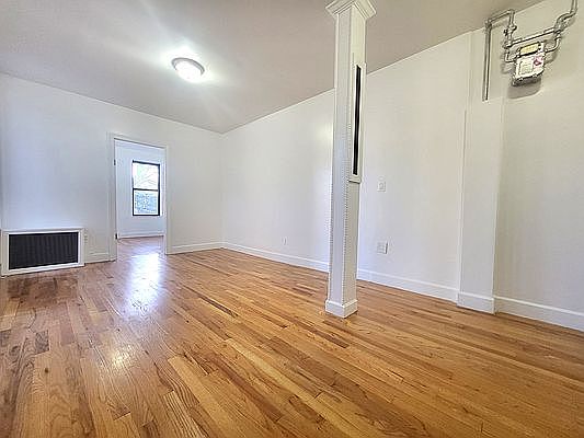 3rd image of 173 E 101st St APT 26