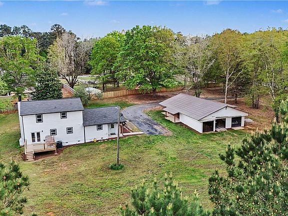 2nd image of 2955 Peeksville Rd