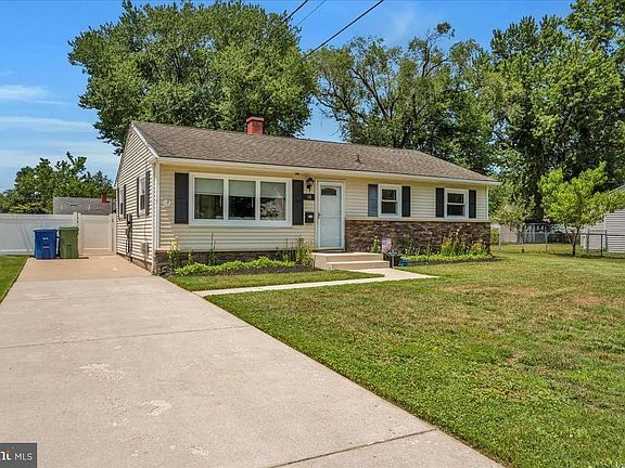 4th image of 15 Radnor Blvd