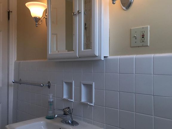 4th image of 3017 Seneca Blvd