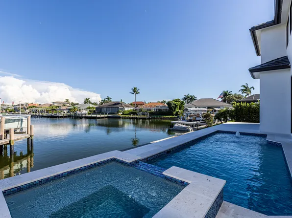 109 Gulfstream St, Marco Island, FL 34145