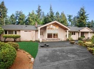 1720 95th Ave NE, Clyde Hill, WA 98004