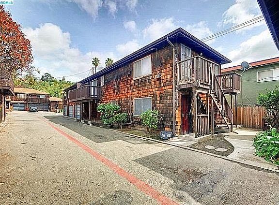 4th image of 6630 Macarthur Blvd APT 13