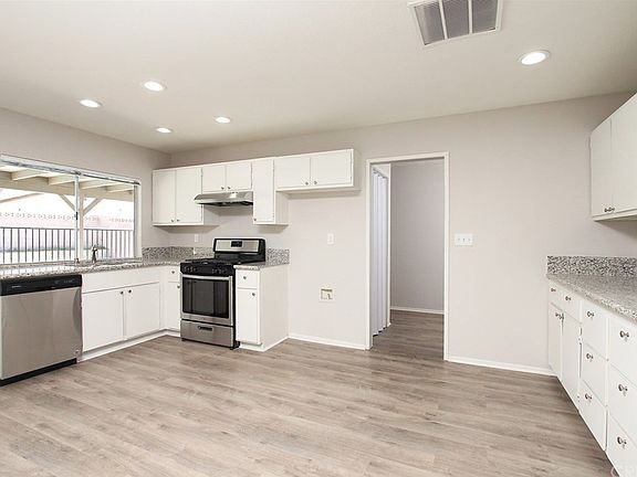5th image of 632 E Avenue J5