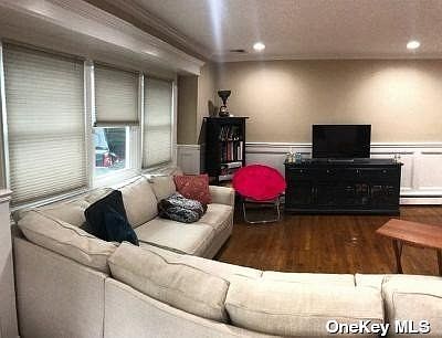 4th image of 551 Canal Rd