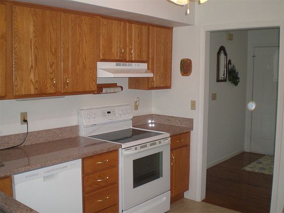 4th image of 10655 Brookston Dr E