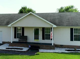 320 Hunter Owens Ct, Oak Grove, KY 42262