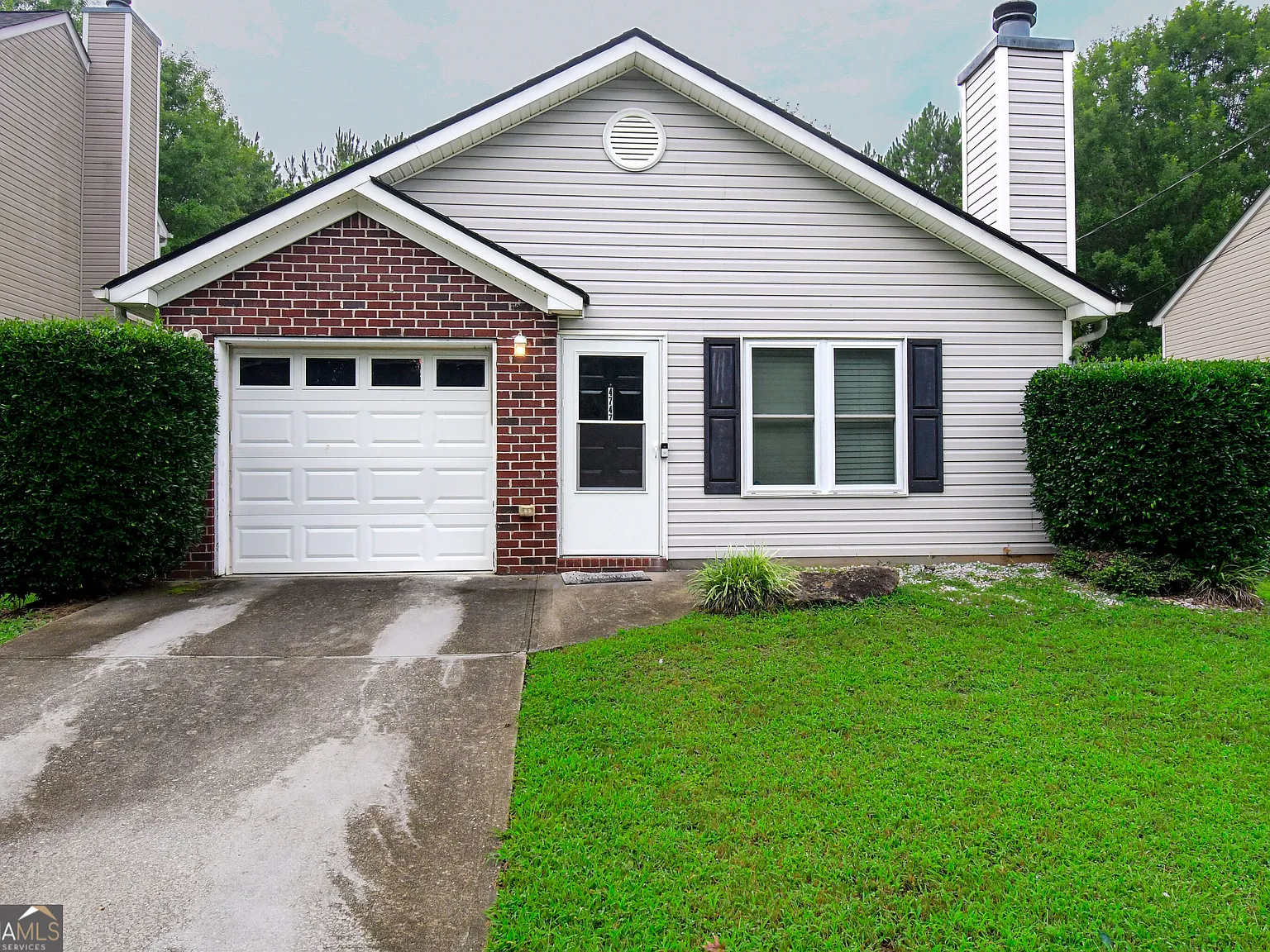 3 bed, 2.0 bath, 1571 sqft, $1,950 — Photo 1