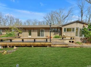 4 South Rd, Oyster Bay Cove, NY 11771