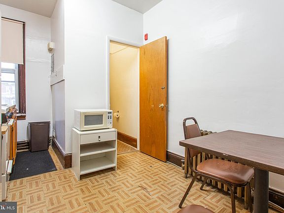 3rd image of 3303 N Park Ave Floor 3