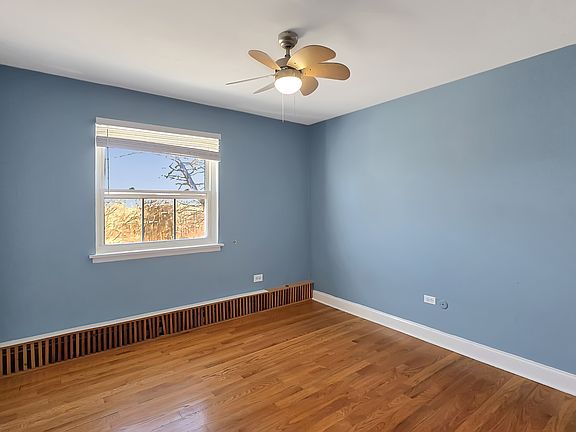5th image of 10213 S 86th Ter #303