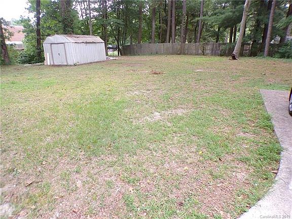 3rd image of 2029 Echo Ln
