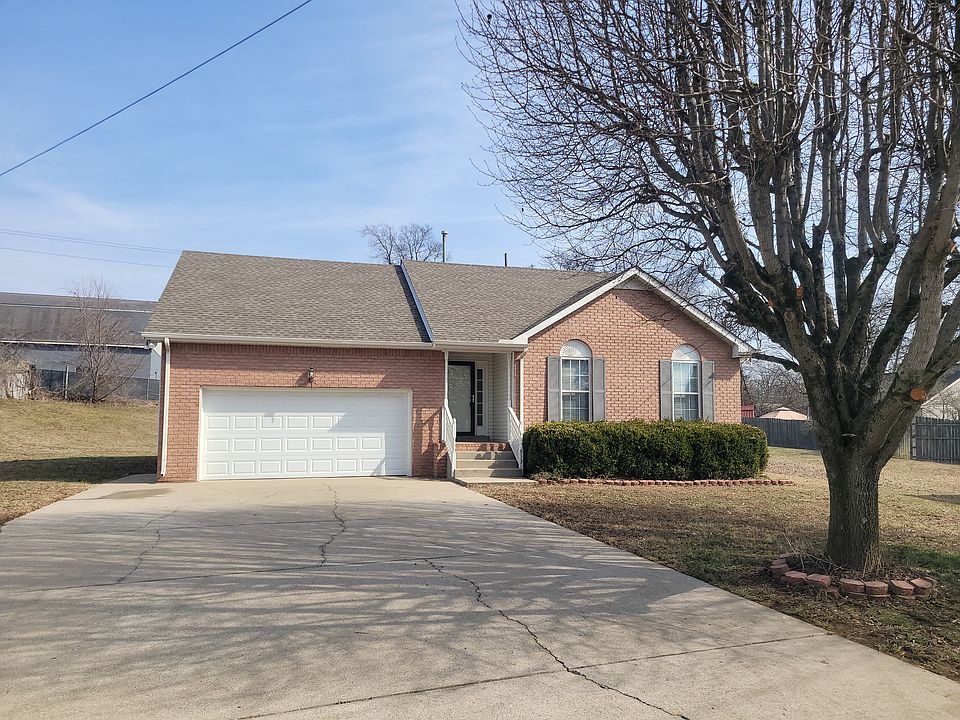 1st image of 913 Avery Green Ct