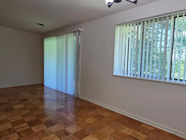 10424 Rockville Pike #402 — Photo 15