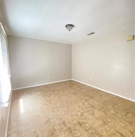 1157 Beechwood Dr — Photo 3