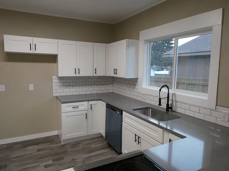 3624 E Liberty Ave — Photo 3
