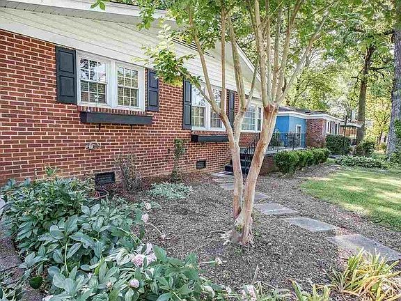 2nd image of 5 Hale Dr