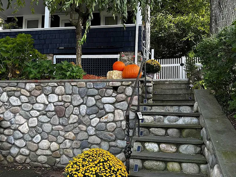 134 Toms Rd — Photo 3