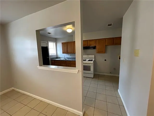 1225 Harrison Ave — Photo 7